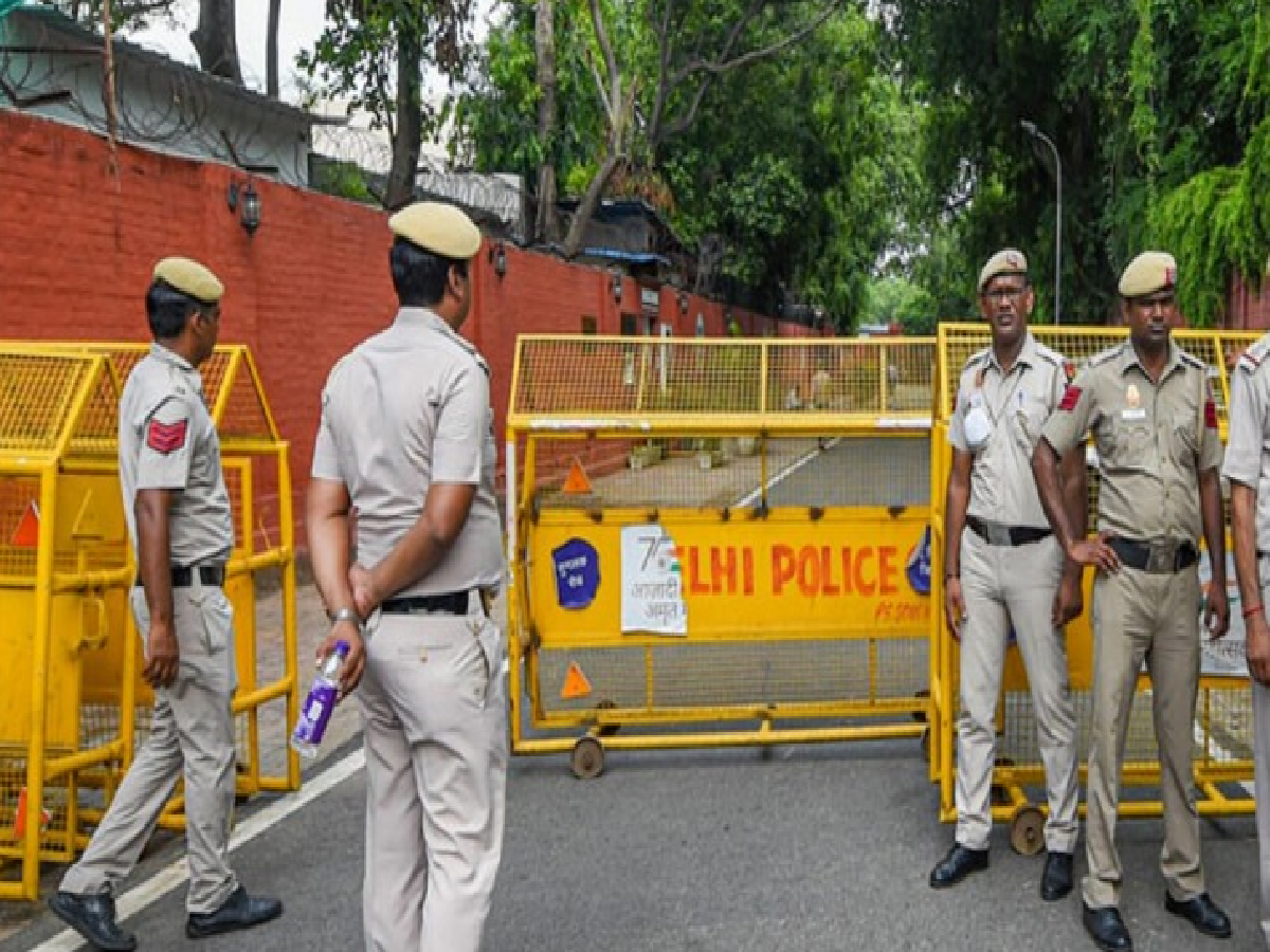 YrHZF0F0 delhi news 1