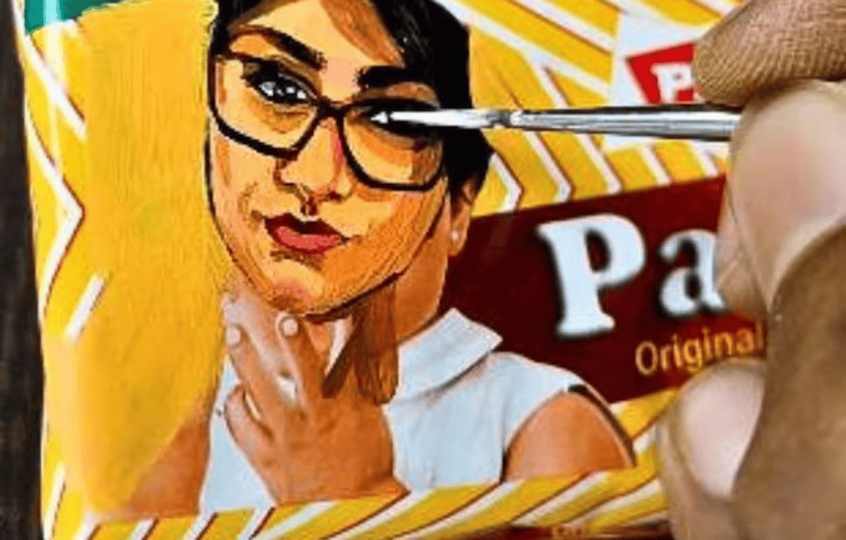 Man paint Mia Khalifa photo on Parle G